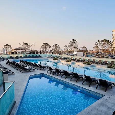 Seaside Paradise - Infinity Pool & Navodari