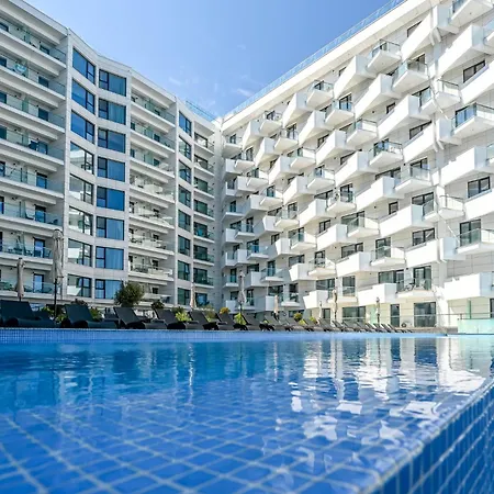 Seaside Paradise - Infinity Pool & Daire Navodari