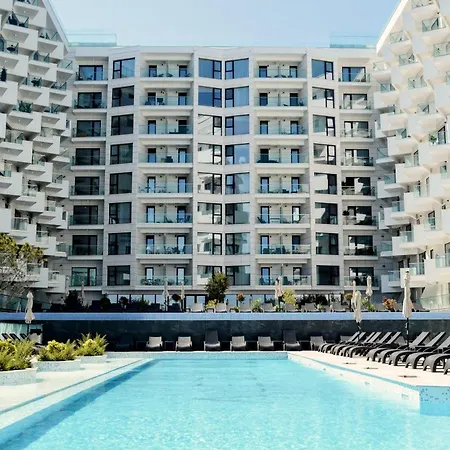 Appartement Seaside Paradise - Infinity Pool & Năvodari