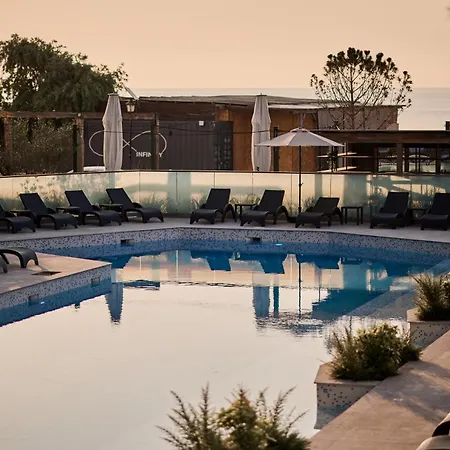 Seaside Paradise - Infinity Pool & Daire Navodari